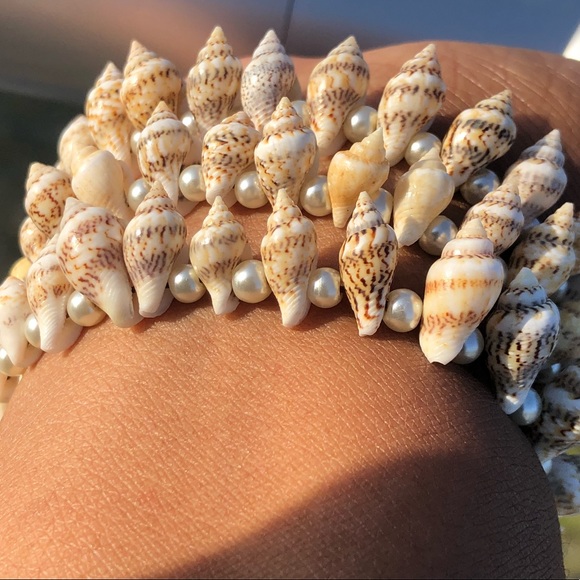 SeaShell & Pearl Triple Bangle Set - Picture 6 of 8